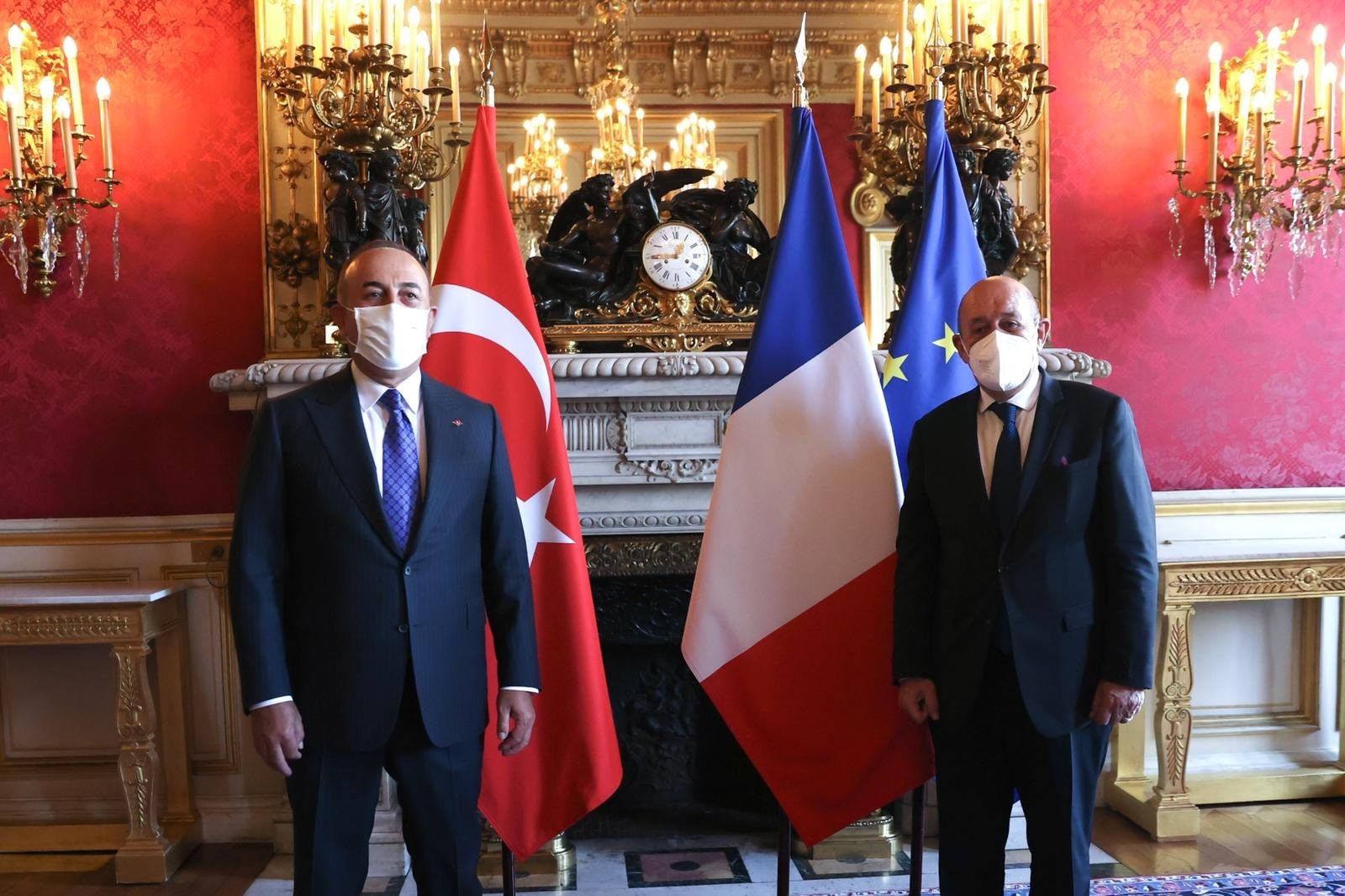 Dışişleri Bakanı Çavuşoğlu, Fransız mevkidaşı Le Drian ile görüştü