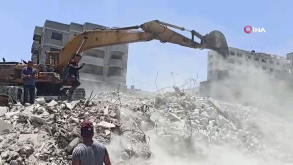 Gazze, İsrail saldırılarının izlerini silmeye çalışıyor