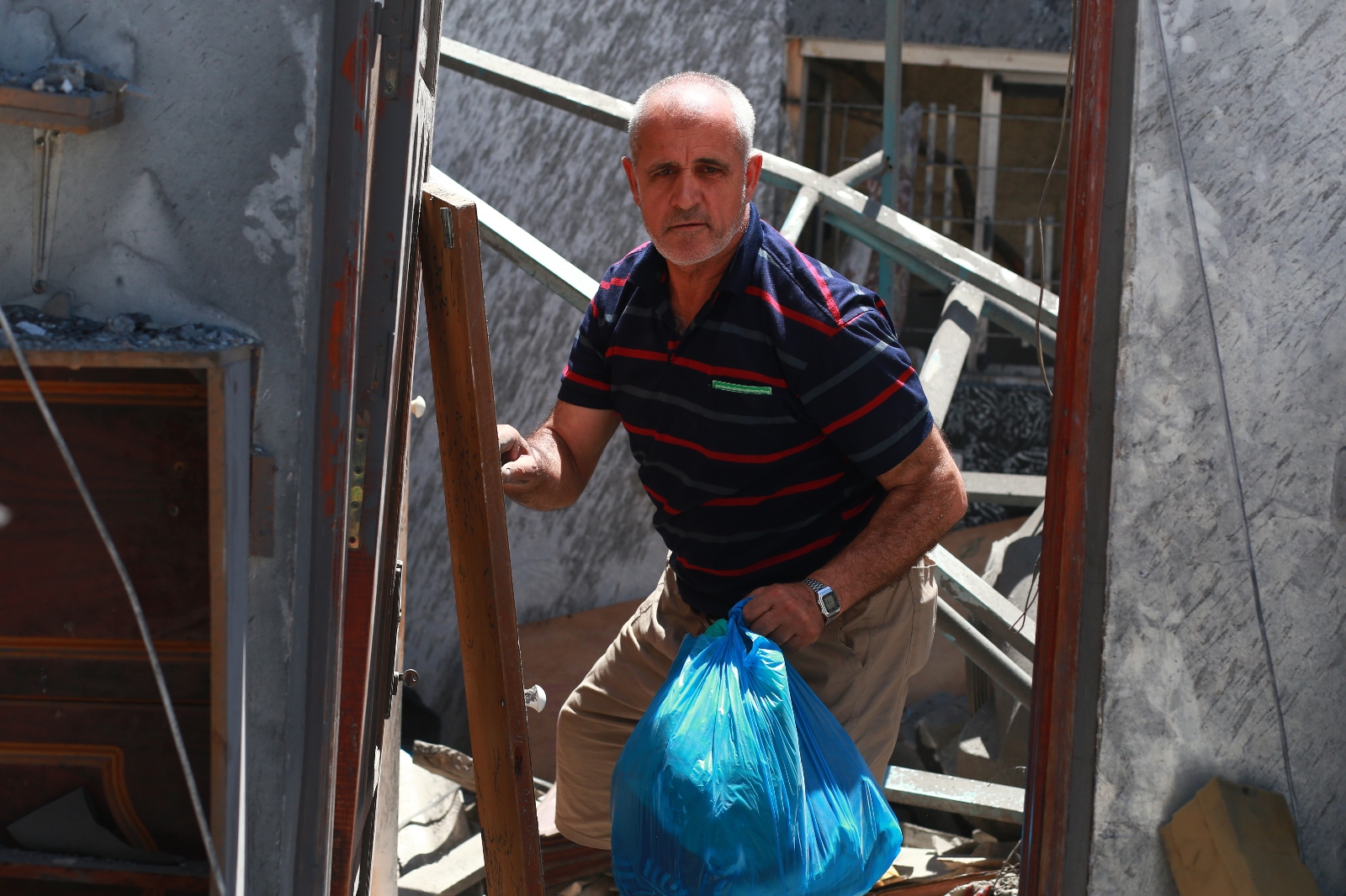 Gazze’de 16 kişilik aile evsiz kaldı