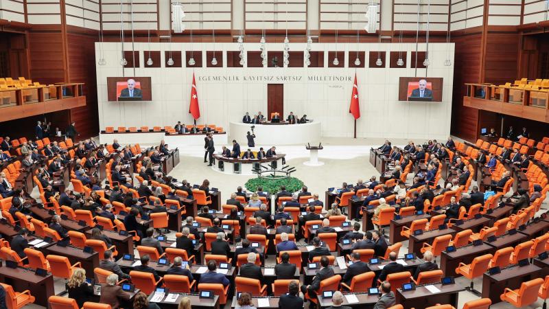 TBMM’de tarihi oturum başladı