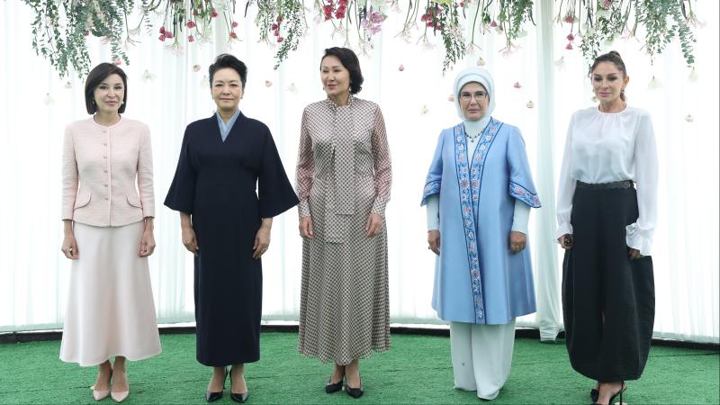 Emine Erdoğan Bişkek’te lider eşleriyle buluştu: Kırgız kültürüne yakın temas