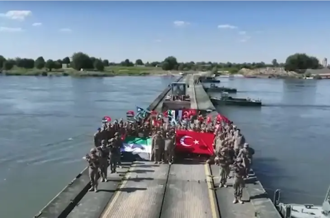 Fırat üzerinde Mehmetçik imzası! Suriye'de stratejik geçiş için köprü kuruldu