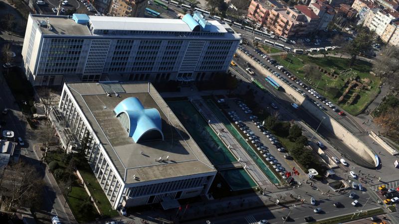İBB’DE YENİ OPERASYON: 13 ŞÜPHELİ GÖZALTINDA!