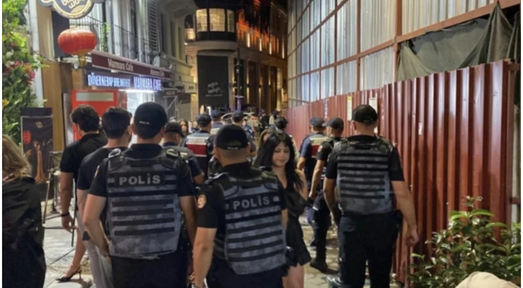 Ailem Güvende soruşturmasında 6 LGBT derneğine operasyon: Yurt dışı para transferleri inceleniyor