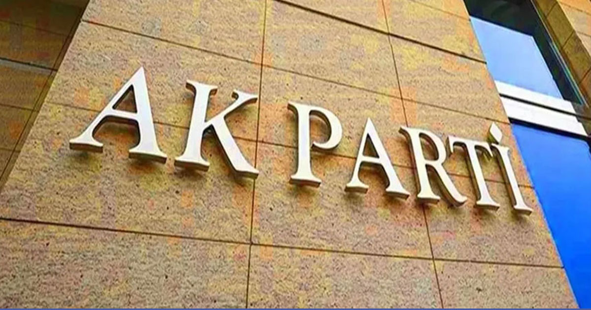 İzmir Belediye başkanı ve 12 milletvekili AK Parti'ye geçiyor