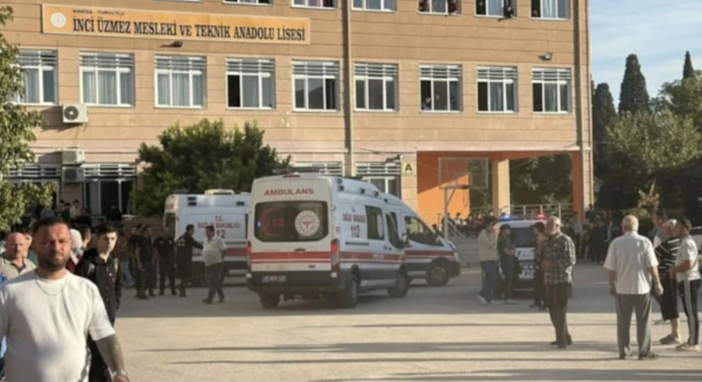 Manisa’da okul önünde silahlı saldırı: 11 öğrenci yaralandı