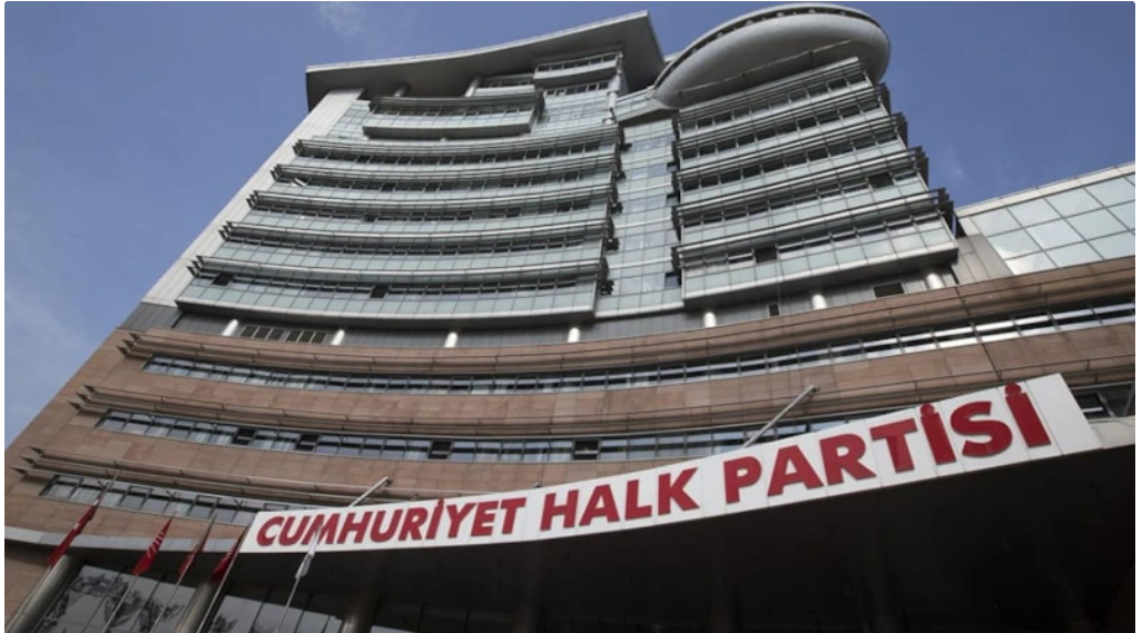 Ankara'da CHP'den peş peşe istifalar: 7 ilçe belediye başkanı ayrıldı