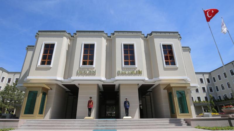 Beş belediye başkanı görevden uzaklaştırıldı