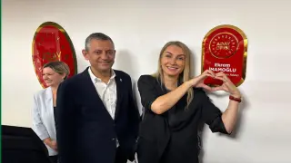 Dilek İmamoğlu Yeni Parti'yi böldü