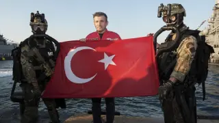 Selçuk Bayraktar, SAT ve SAS Komandolarıyla Bir Araya Geldi