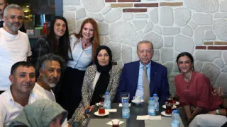 Cumhurbaşkanı Erdoğan, İstanbul'da esnafı ziyaret etti