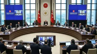 3 Bakanın Telefonu Acilen Değiştirildi.. Apple Alarmı!