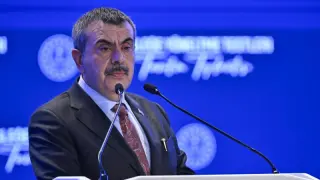 Bakan Tekin açıkladı: Ara tatiller kaldırılacak mı?