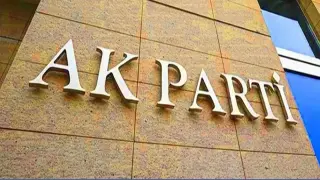 İzmir Belediye başkanı ve 12 milletvekili AK Parti'ye geçiyor