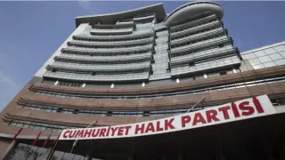Ankara'da CHP'den peş peşe istifalar: 7 ilçe belediye başkanı ayrıldı