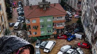 İstanbul’da 84 Yılın Yağış Rekoru! 2 Kişi Hayatını Kaybetti