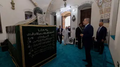 Hakan Fidan Şam’da tarihi türbeleri ve Türk Hava Şehitliği’ni ziyaret etti