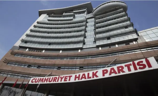 Ankara'da CHP'den peş peşe istifalar: 7 ilçe belediye başkanı ayrıldı