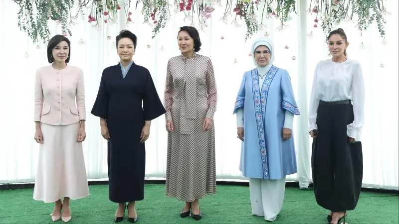 Emine Erdoğan Bişkek’te lider eşleriyle buluştu: Kırgız kültürüne yakın temas