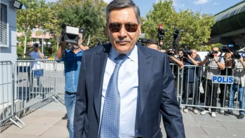 Melih Gökçek'ten ifade sonrası ilk açıklama: “500 soruşturma geçirdim, hepsinden takipsizlik aldım”
