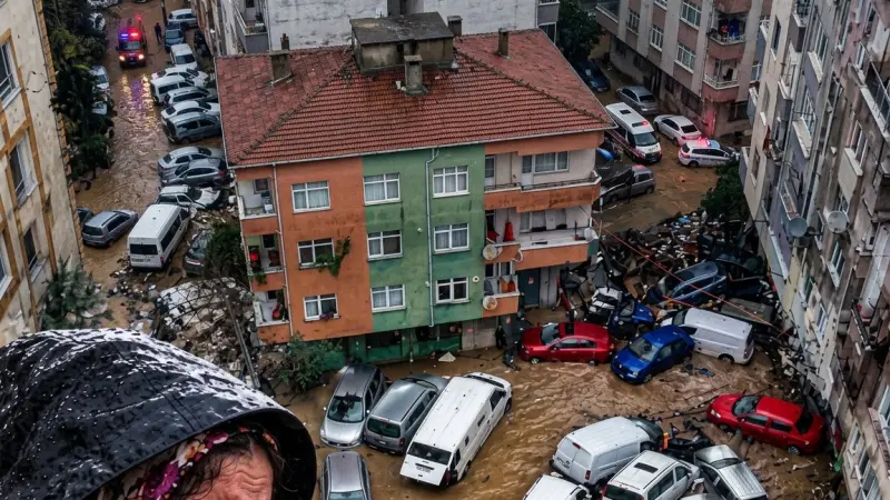 İstanbul’da 84 Yılın Yağış Rekoru! 2 Kişi Hayatını Kaybetti