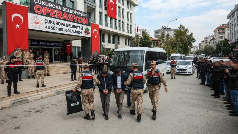 Çukurova Belediyesine Operasyon: 44 Şüpheli Gözaltında